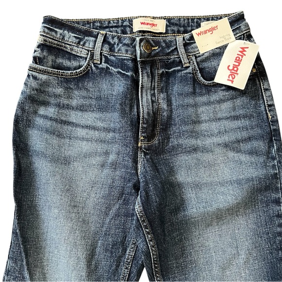 Wrangler Women’s High Rise Fierce Flare Jeans 6 28 NWT - Picture 4 of 7